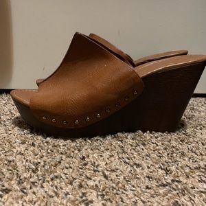 Brown Wedges